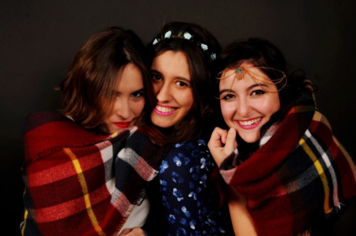 Retrato grupo Sofia Proenza Rojo, Elena Ramírez Suárez y Iris Villar Sancho. Diversidades 2015. FotoC3