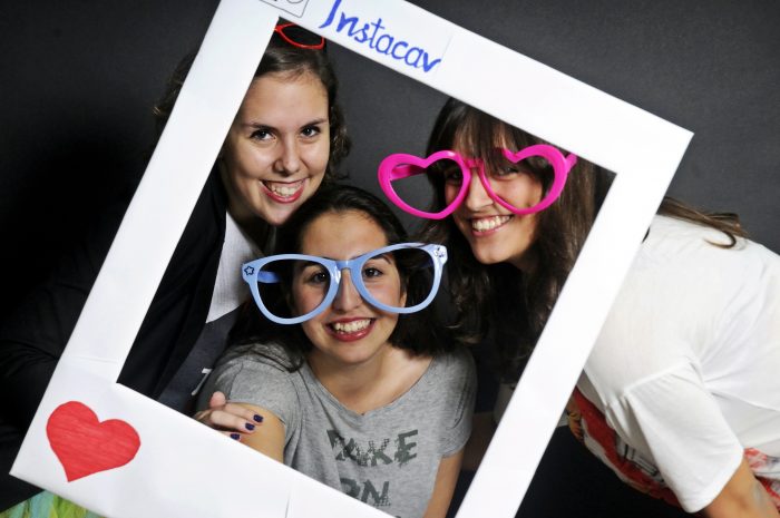 Retrato grupo Sherezade Álvarez Maniega, Patricia Canino Acostay Sara Castro López . Retrato grupo Diversidades 2015. FotoC3