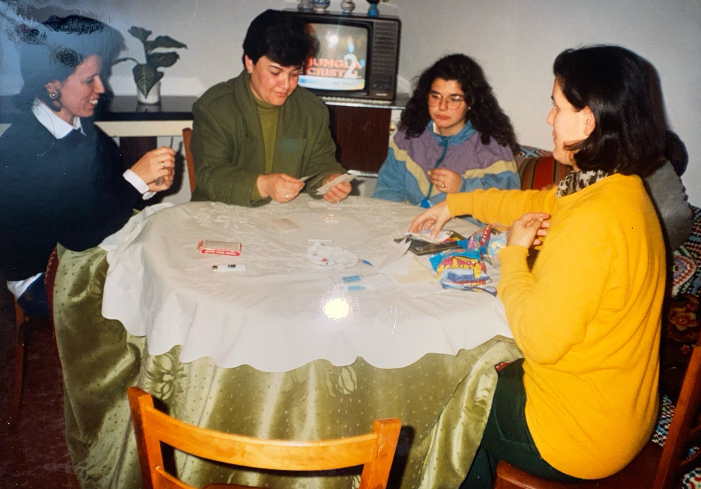 Carta en la mesa, presa