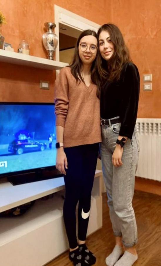 Las mismas chicas pero un poco crecidas